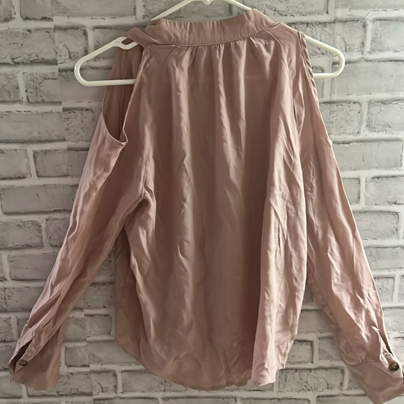 SHEIN Cold Shoulder pale Pink Long Sleeved button Top size small, lightweight - Picture 6 of 8